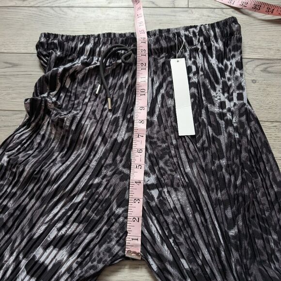 New Mix Pleated Palazzo Pants Animal Print Leopard Flowy Resort Size 1X - Picture 7 of 8